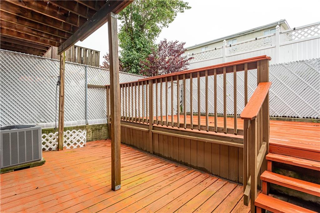 19 Pembrook Loop Rossville Staten Island NY 10309