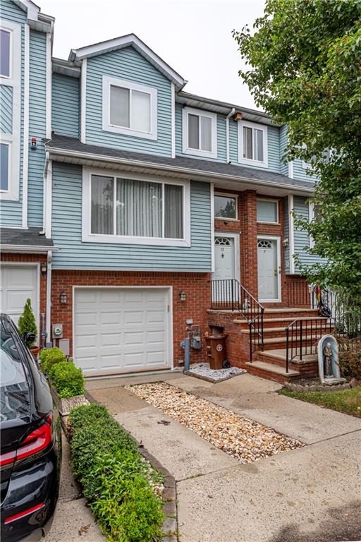 19 Pembrook Loop Rossville Staten Island NY 10309