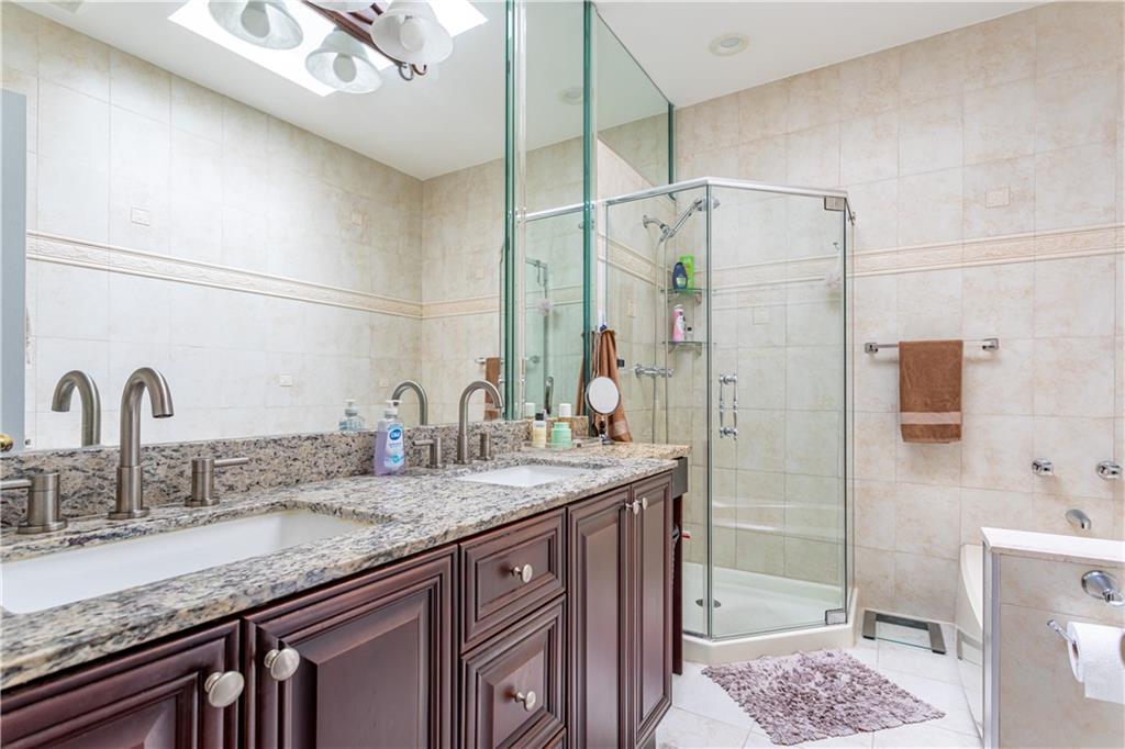 19 Pembrook Loop Rossville Staten Island NY 10309