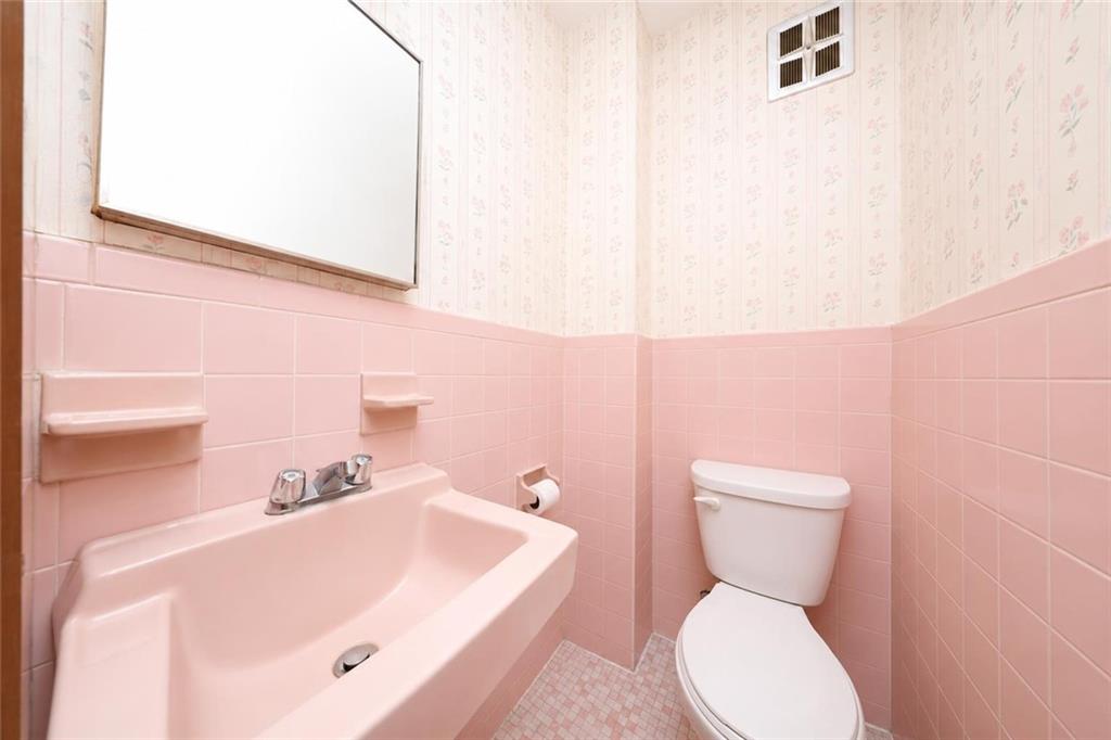 243 Bay 35th Street Bath Beach Brooklyn NY 11214