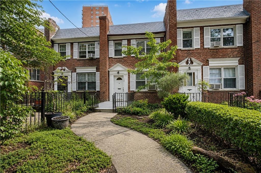 138 Van Cortlandt Park S Bronx NY 10463