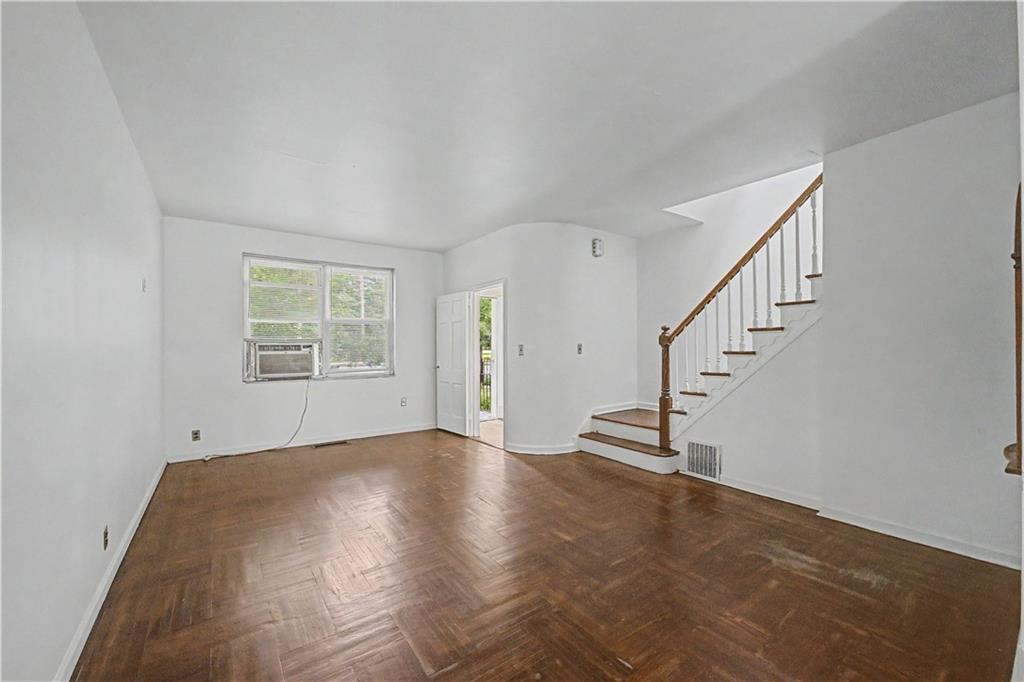 138 Van Cortlandt Park S Bronx NY 10463