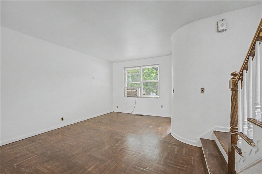 138 Van Cortlandt Park S Bronx NY 10463