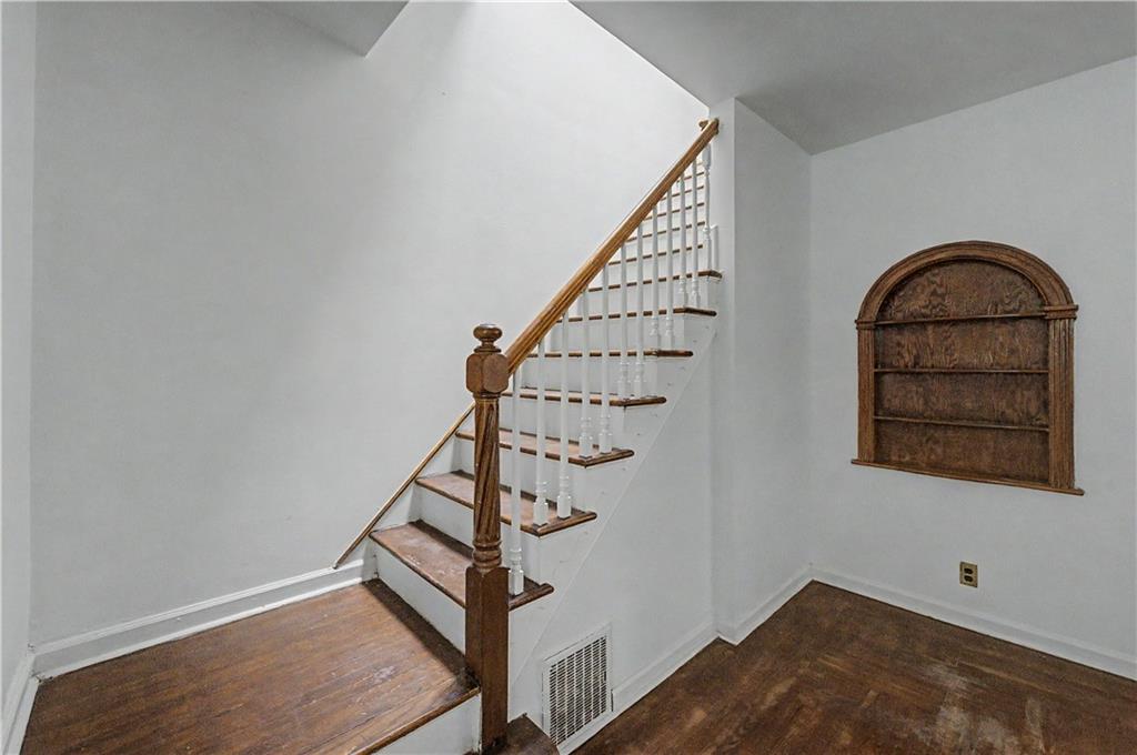 138 Van Cortlandt Park S Bronx NY 10463