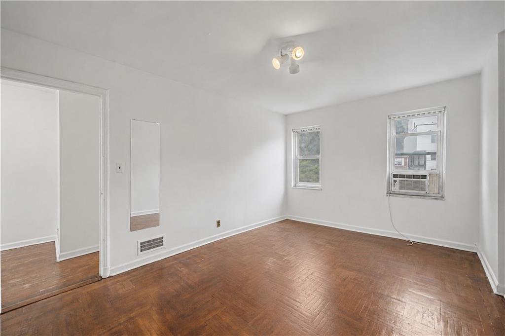 138 Van Cortlandt Park S Bronx NY 10463