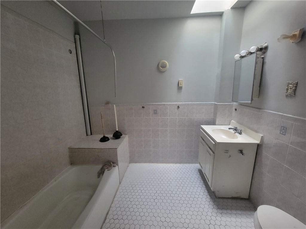 211 Van Buren Street Bedford Stuyvesant Brooklyn NY 11221