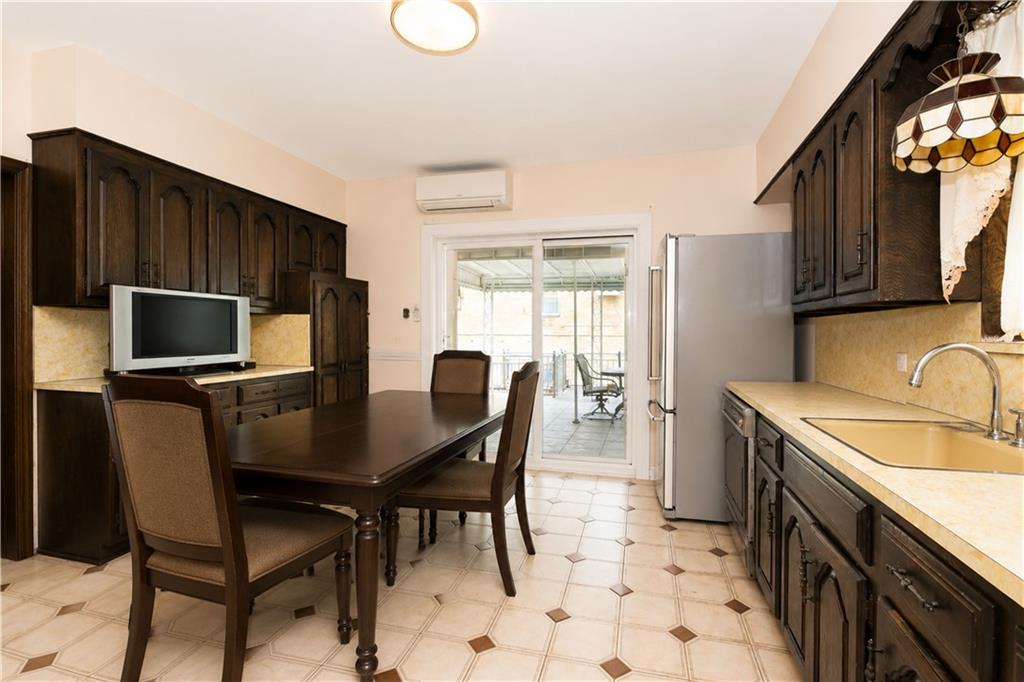942 72nd Street Dyker Heights Brooklyn NY 11228