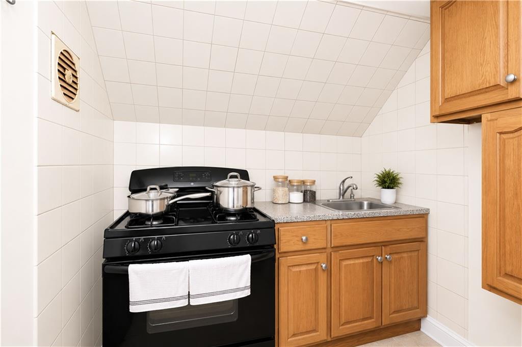 942 72nd Street Dyker Heights Brooklyn NY 11228