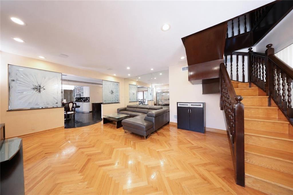 2538 East 29th Street Sheepshead Bay Brooklyn NY 11235