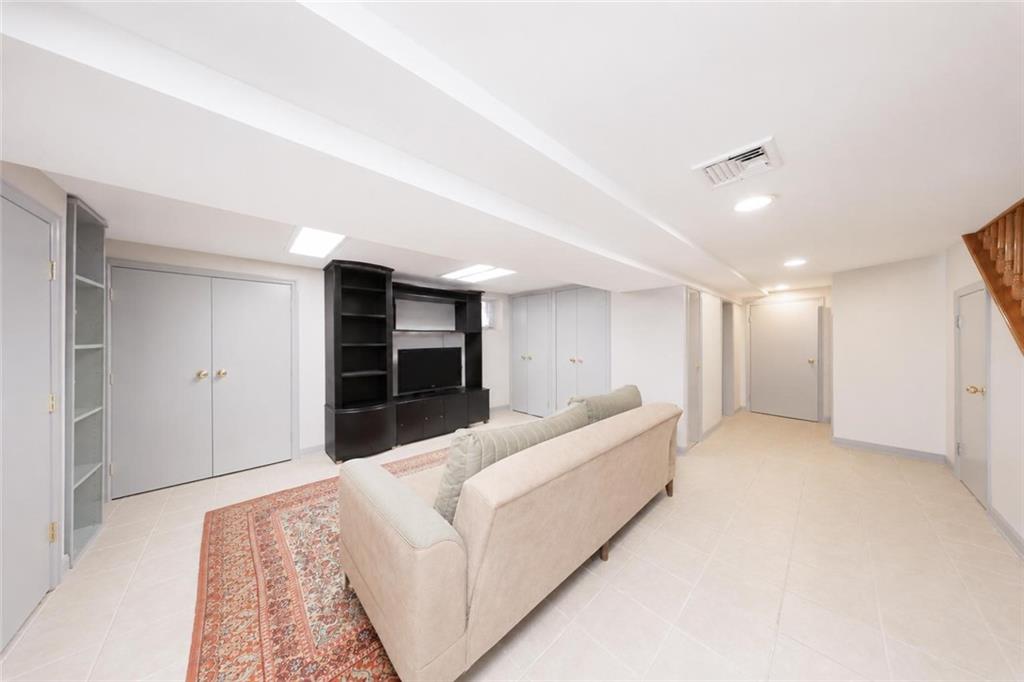 2538 East 29th Street Sheepshead Bay Brooklyn NY 11235