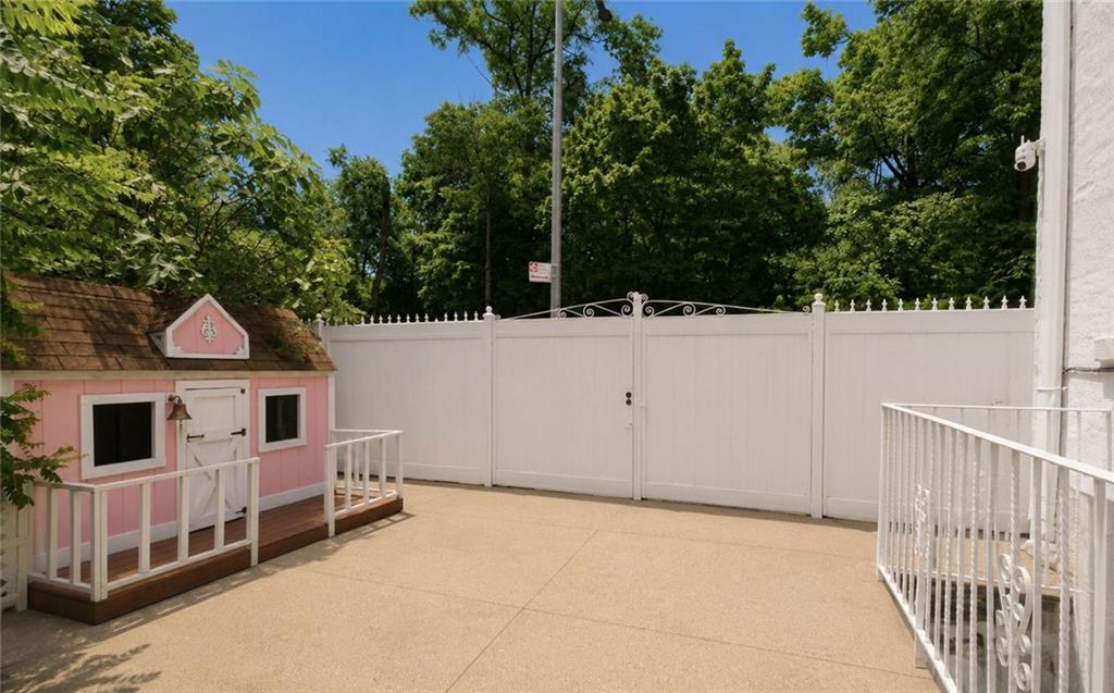 2755 East 28th Street Sheepshead Bay Brooklyn NY 11235
