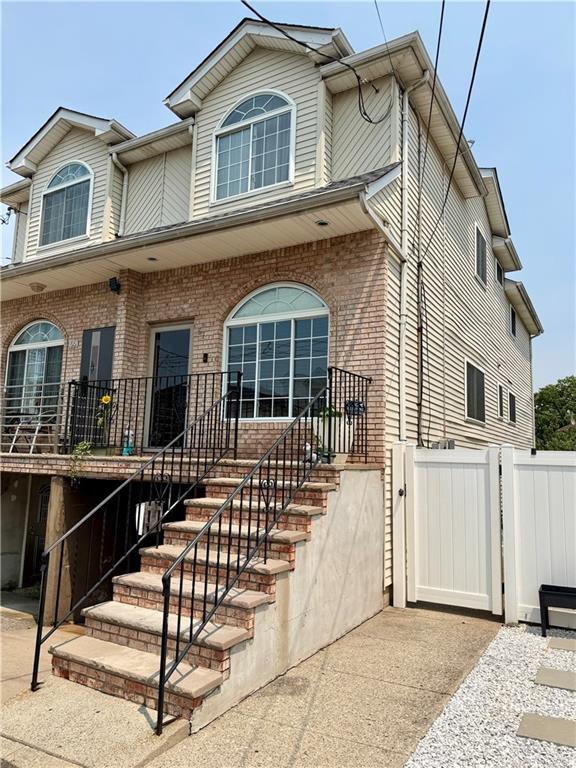 67 Post Lane Mariner's Harbor Staten Island NY 10303
