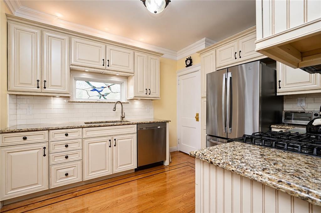 186 Burbank Avenue New Dorp Staten Island NY 10306