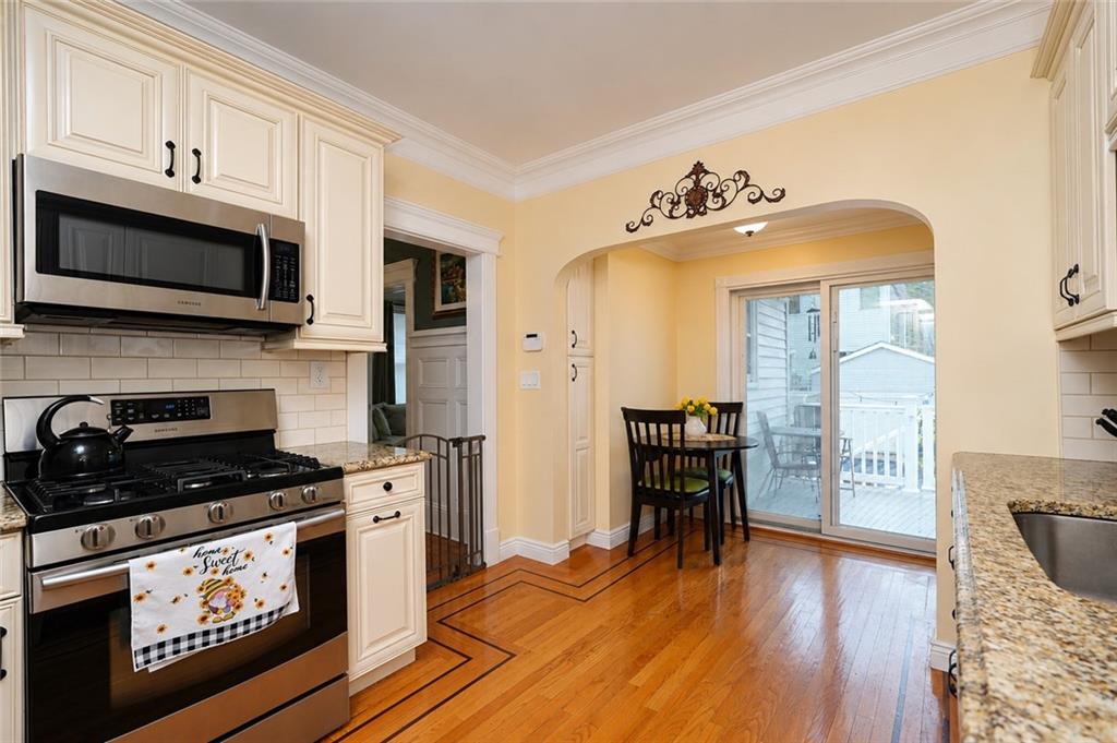 186 Burbank Avenue New Dorp Staten Island NY 10306