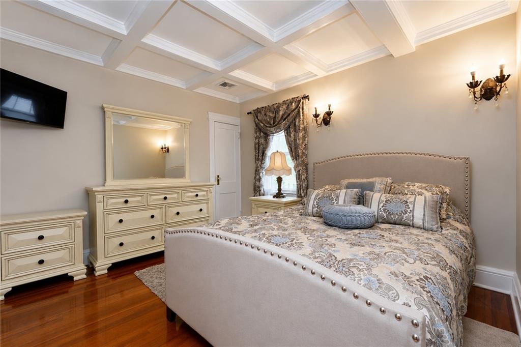 186 Burbank Avenue New Dorp Staten Island NY 10306