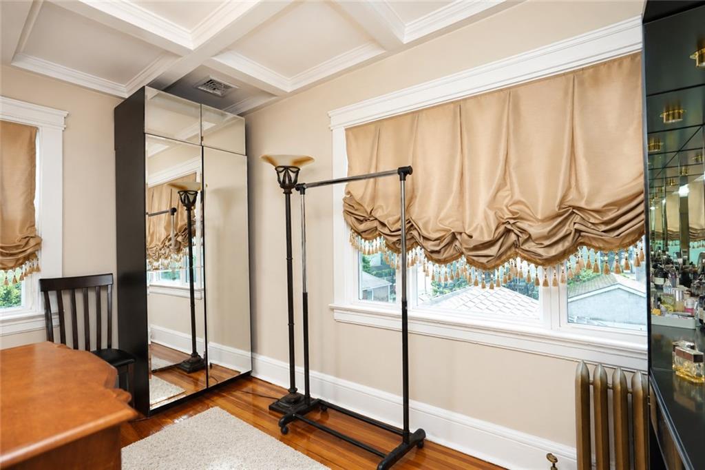 186 Burbank Avenue New Dorp Staten Island NY 10306