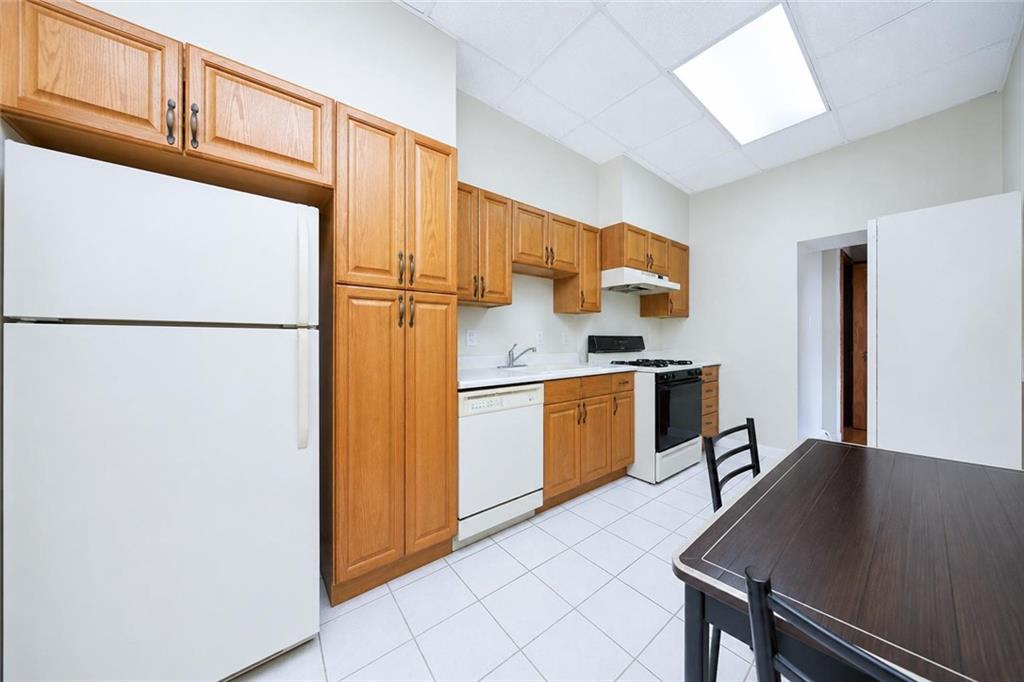 957 Bay Ridge Avenue Bensonhurst Brooklyn NY 11219