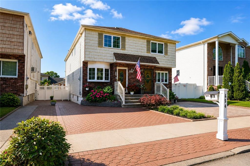654 Ramona Avenue Woodrow Staten Island NY 10309