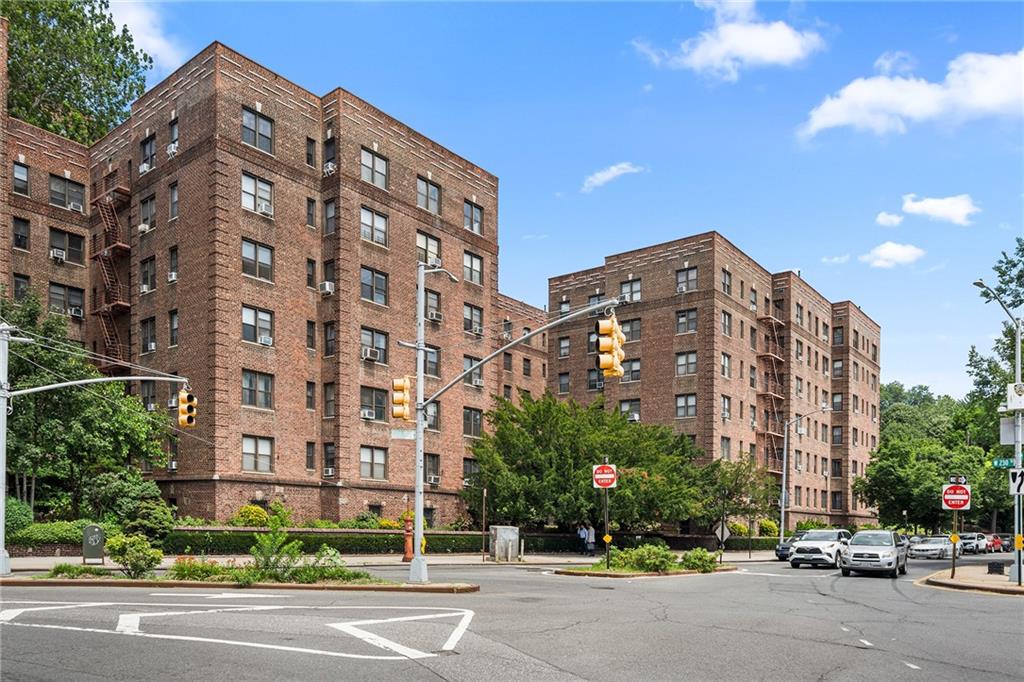 3015 Riverdale Avenue Bronx NY 10463