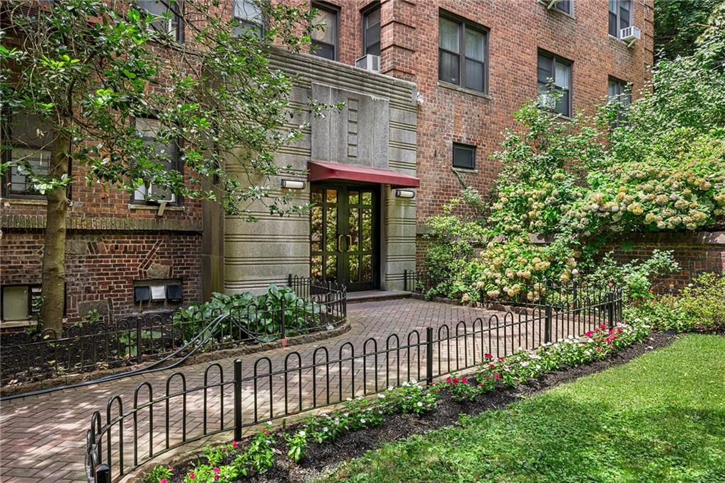 3015 Riverdale Avenue Bronx NY 10463