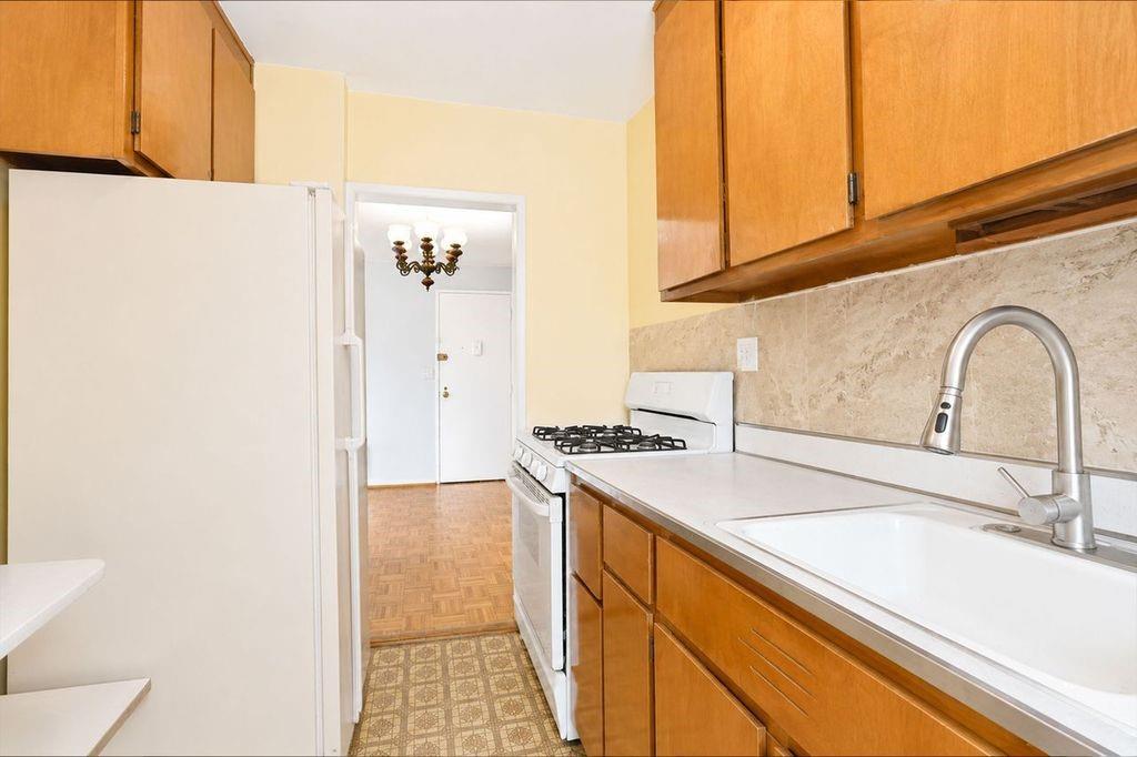 2944 West 5 Street Brighton Beach Brooklyn NY 11224