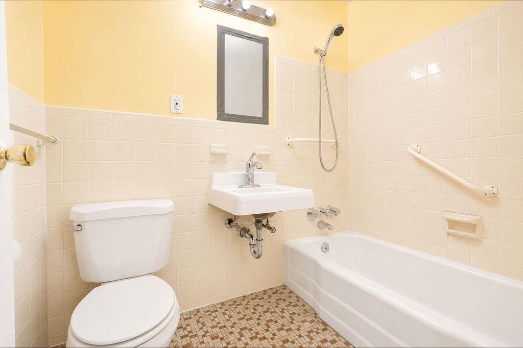2944 West 5 Street Brighton Beach Brooklyn NY 11224