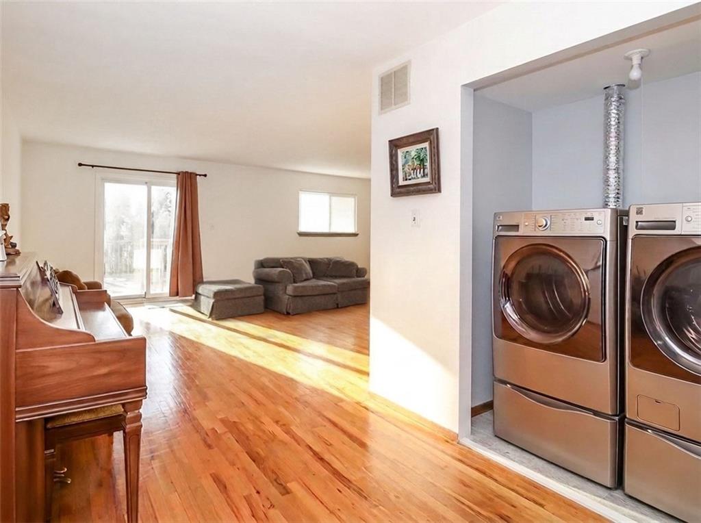 837 Rathbun Avenue Prince's Bay State Island NY 10309