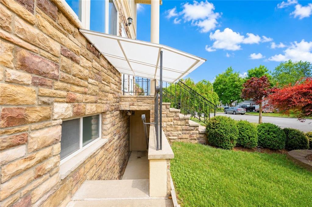 29 Summit Place Annadale Staten Island NY 10312