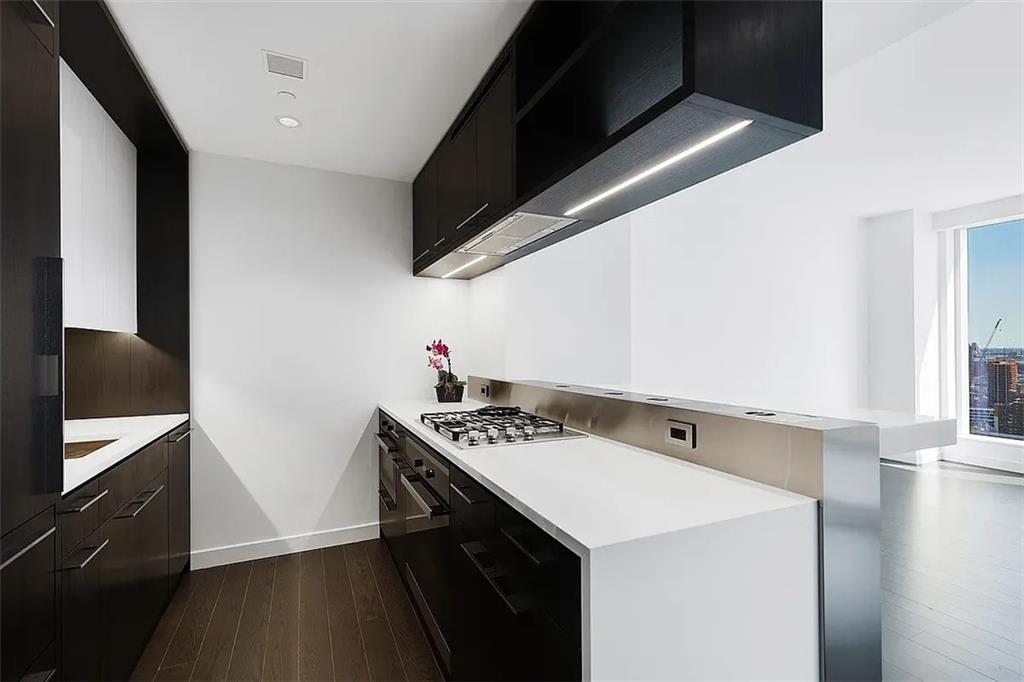 252 South Street Lower East Side New York NY 10038
