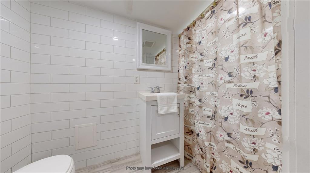 9415 Farragut Road Canarsie Brooklyn NY 11236