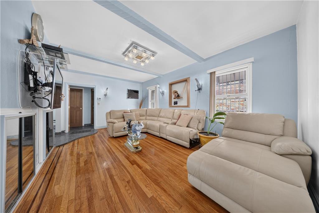 4739 197th Street Flushing Flushing NY 11358