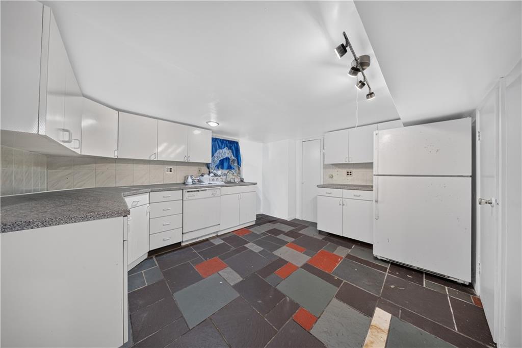 4739 197th Street Flushing Flushing NY 11358
