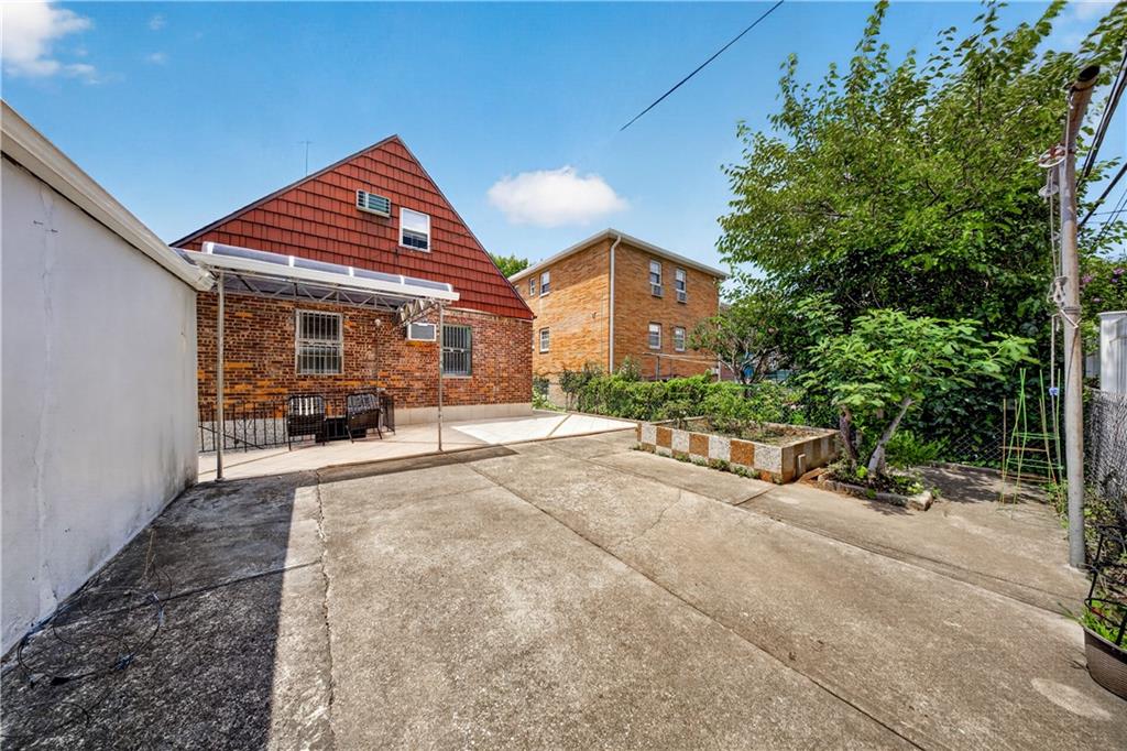 4739 197th Street Flushing Flushing NY 11358