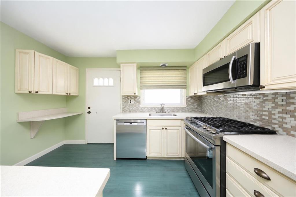 42 Hamden Avenue Grant City Staten Island NY 10306