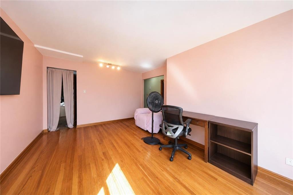 42 Hamden Avenue Grant City Staten Island NY 10306