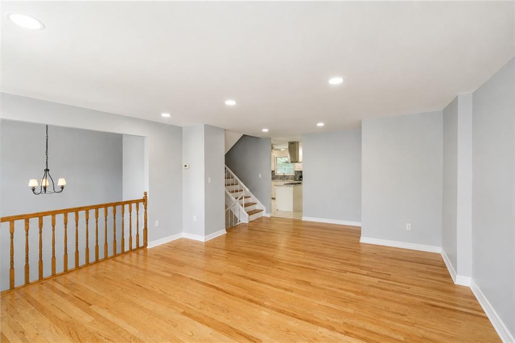 333 HAMPTON GREEN Arden Heights Staten Island NY 10312