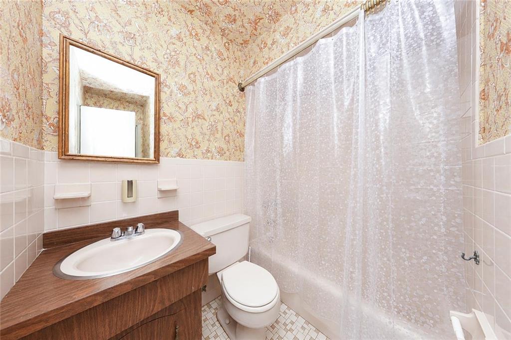 59 Ebony Street Richmond Town Staten Island NY 10306