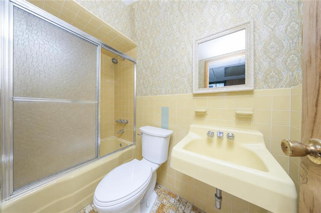 59 Ebony Street Richmond Town Staten Island NY 10306