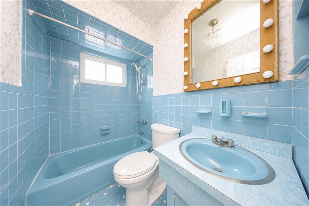 59 Ebony Street Richmond Town Staten Island NY 10306