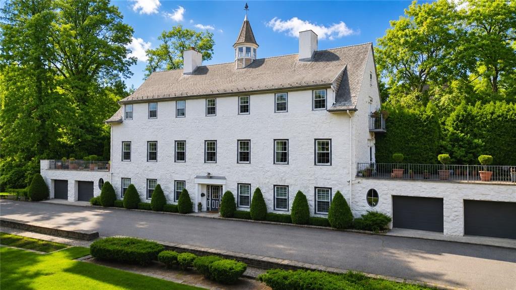 79 Flagg Court Todt Hill Staten Island NY 10304