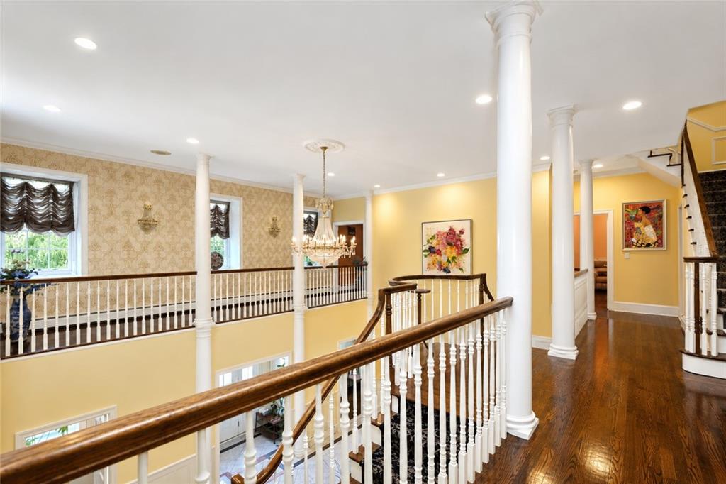 79 Flagg Court Todt Hill Staten Island NY 10304
