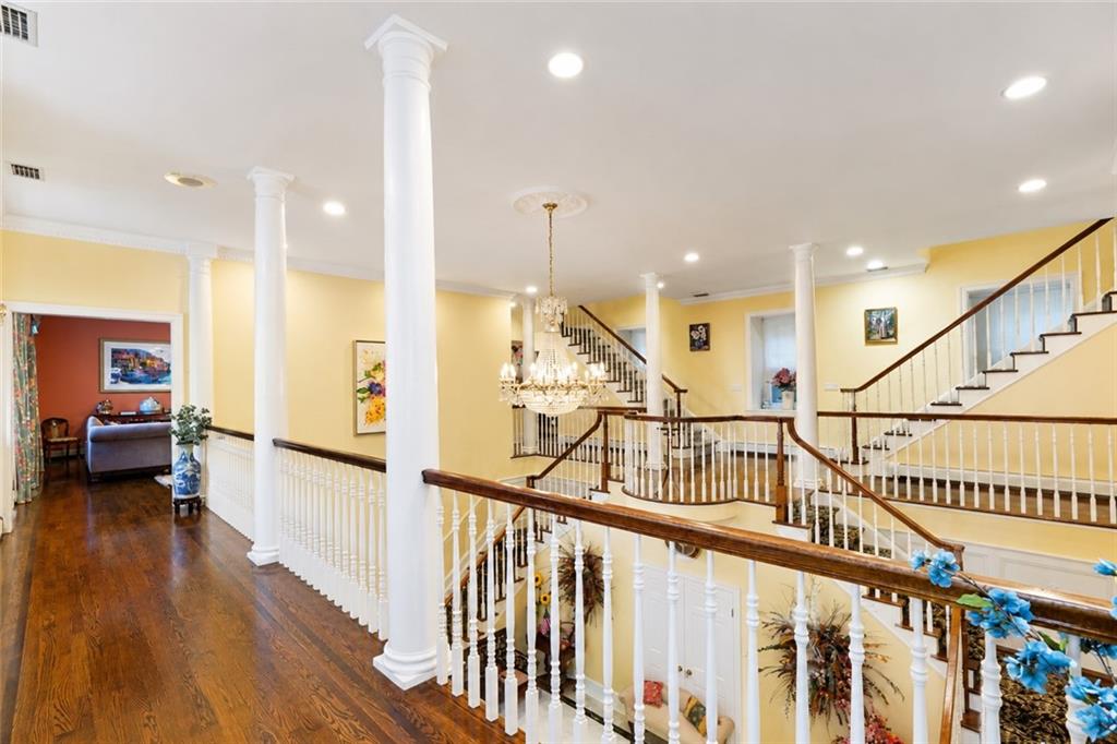 79 Flagg Court Todt Hill Staten Island NY 10304