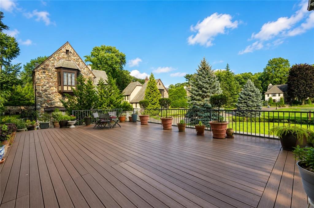 79 Flagg Court Todt Hill Staten Island NY 10304