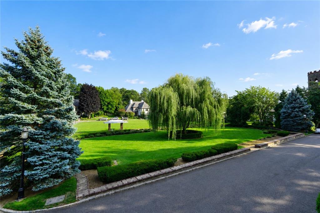 79 Flagg Court Todt Hill Staten Island NY 10304
