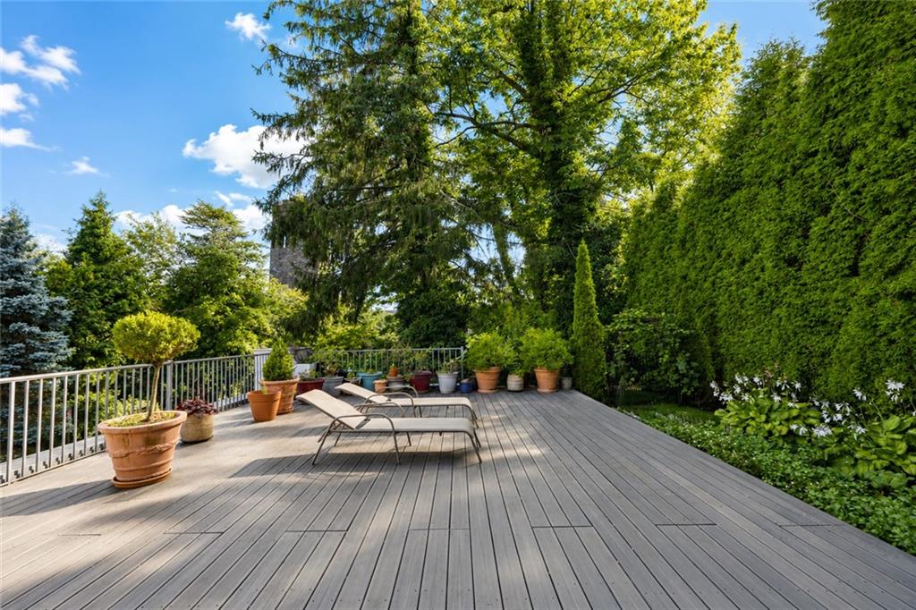 79 Flagg Court Todt Hill Staten Island NY 10304