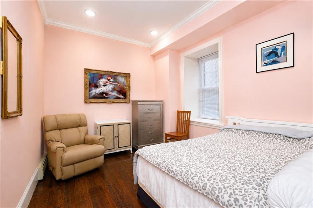 79 Flagg Court Todt Hill Staten Island NY 10304