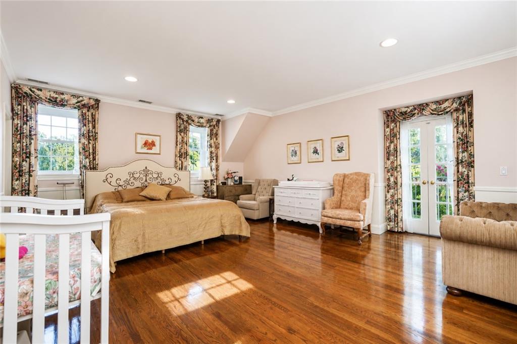 79 Flagg Court Todt Hill Staten Island NY 10304
