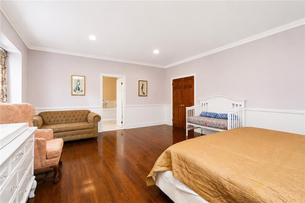 79 Flagg Court Todt Hill Staten Island NY 10304