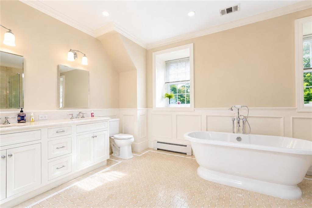 79 Flagg Court Todt Hill Staten Island NY 10304