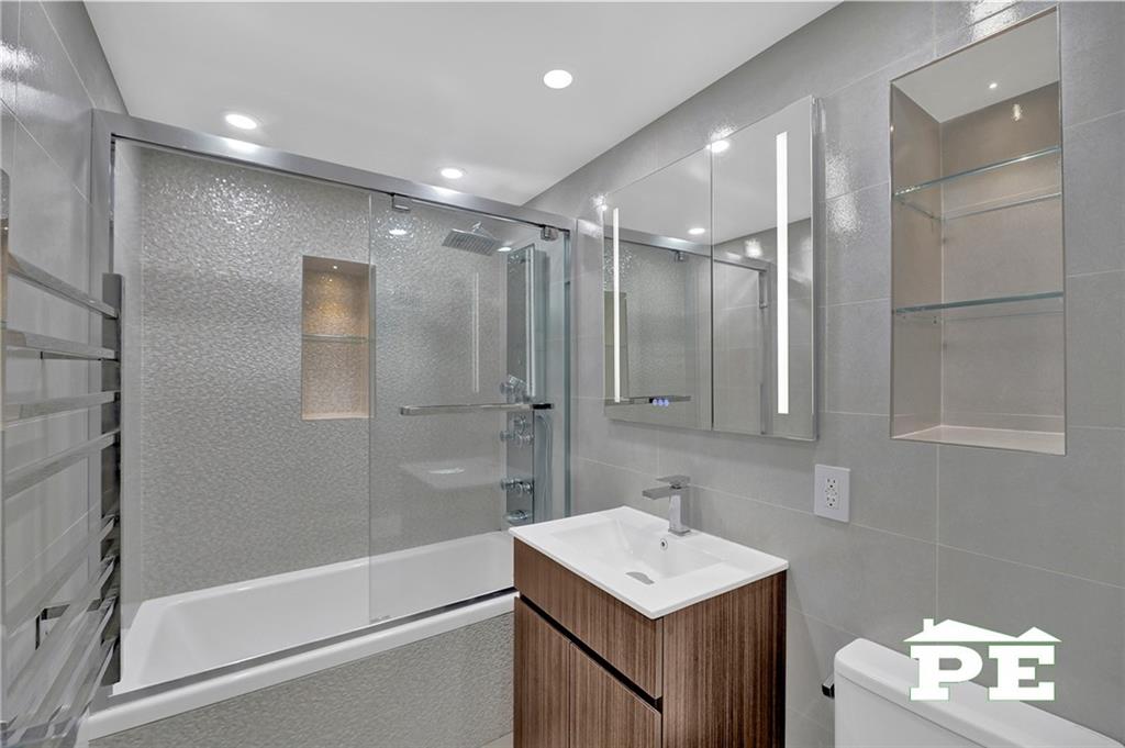 2805 East 26th Street Sheepshead Bay Brooklyn NY 11235